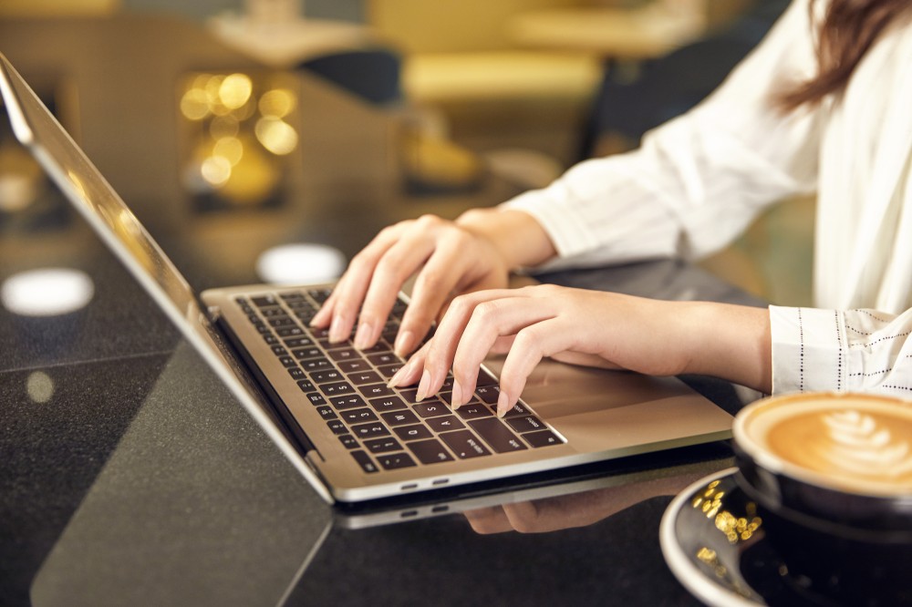 餐饮舆情：舆论如何看待星巴克被指爆改成奶茶店